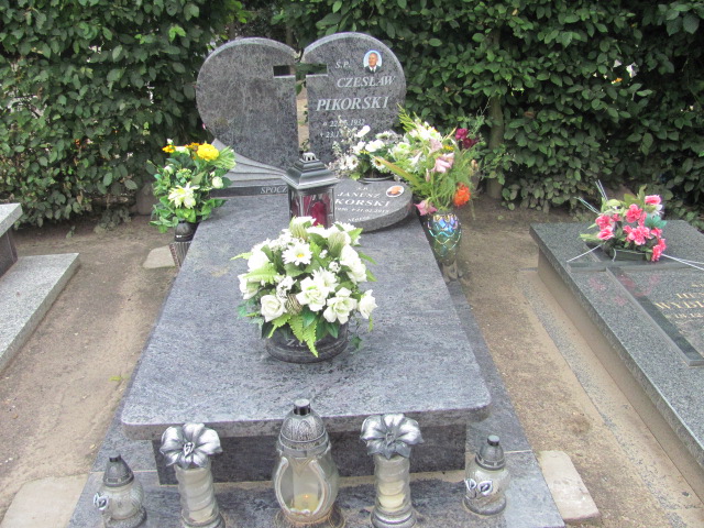Grób Czesław Pikorski